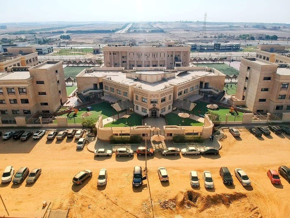 المدرسه البريطانيه بالشيخ زايد